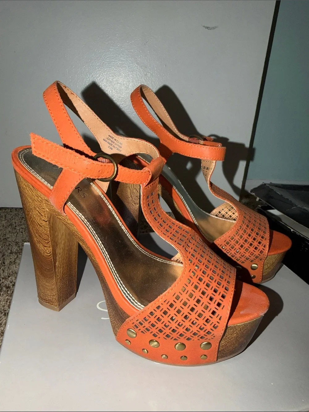 NIB Y2K Bakers Orange Nikki Laser-Cut Platform Sandals with Wood Block Heel 8.5M